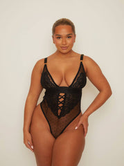 Tutti Threesome : Midnight Black